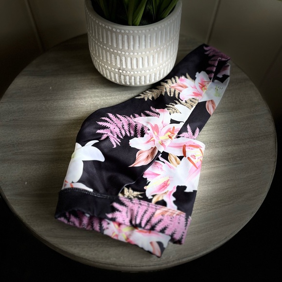 Lilly bikini/sports bra - Picture 5 of 6